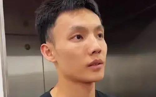 媒体人：亚洲杯首战徐杰和张宁在场边观战，今日启程回国