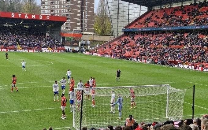 英媒:由于看台发生医疗事件,英冠查尔顿vs朴茨茅斯比赛取消