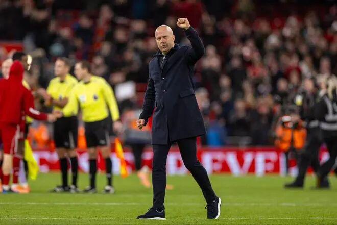 利物浦冬窗首签被截胡！25岁神锋身价6500万镑，英超四大豪门疯抢