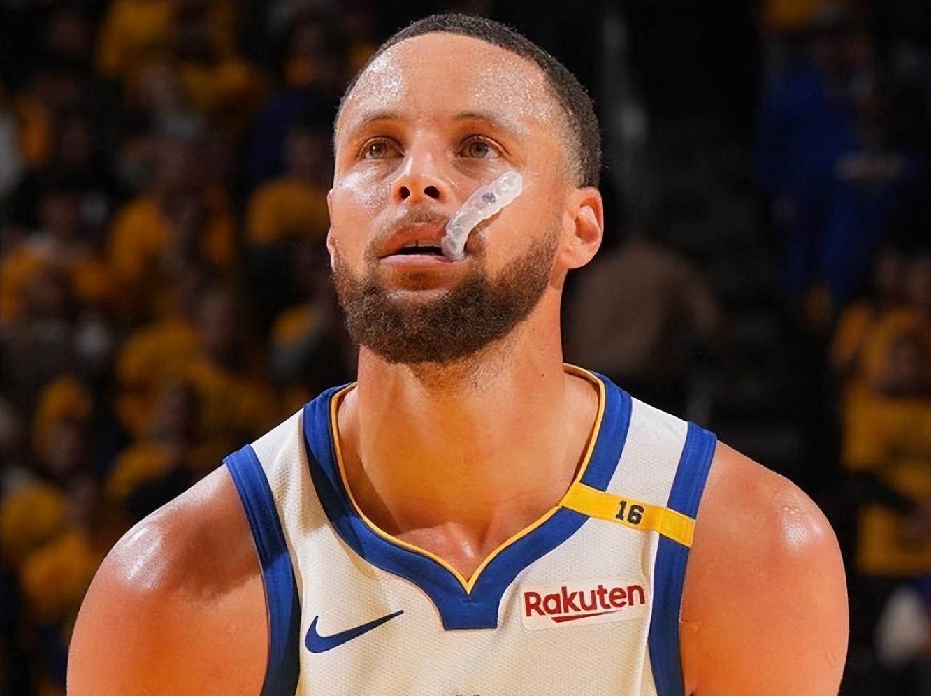 23分3板4助！27分6板5助！库里迎神级里