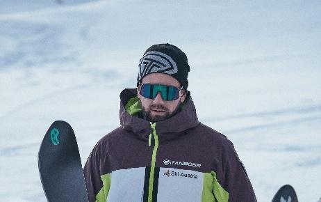 坦博尔如何用26年,织就一件雪服的科技与灵魂