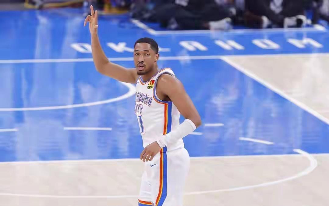 NBA季前赛雷霆135114轻取黄蜂雷霆球员阿隆维金斯23分