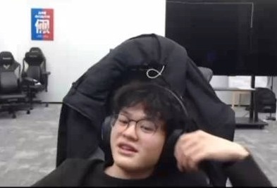 Xun：我感觉北京没啥好吃的我们基地伙食确实好但没有天天吃澳龙