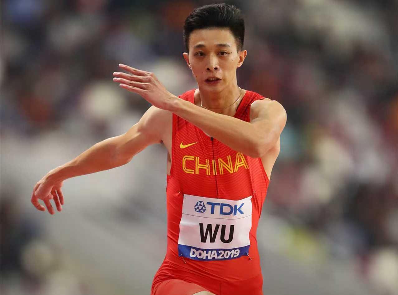 破亚洲纪录夺冠！中国又一30岁三级跳远王牌崛起：他是全红婵校友