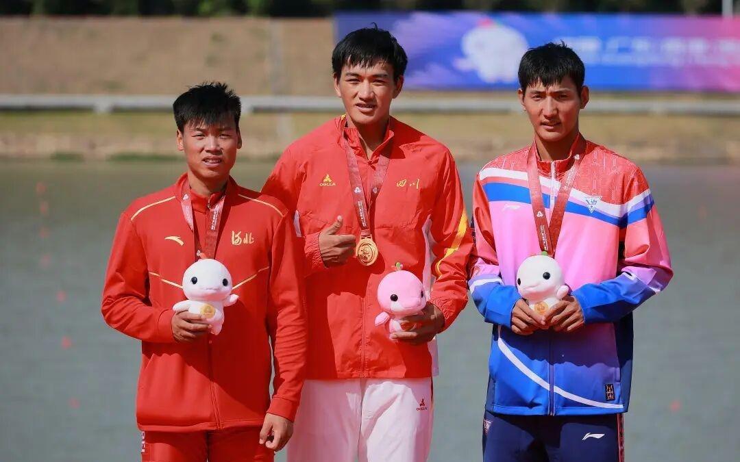 上海队单日收获两金一银一铜，上海U20男足不敌广东U20男足