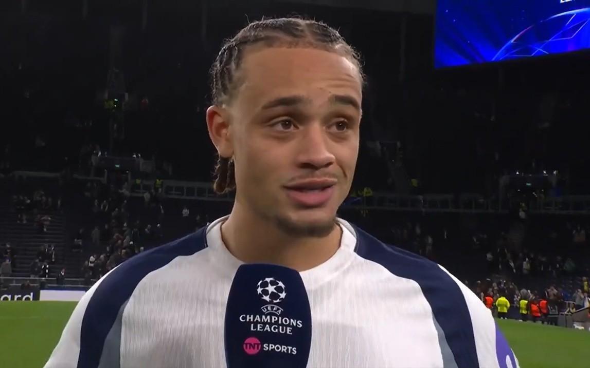 西蒙斯:很高兴罗梅罗把点球让给了我能踢欧冠永远是享受