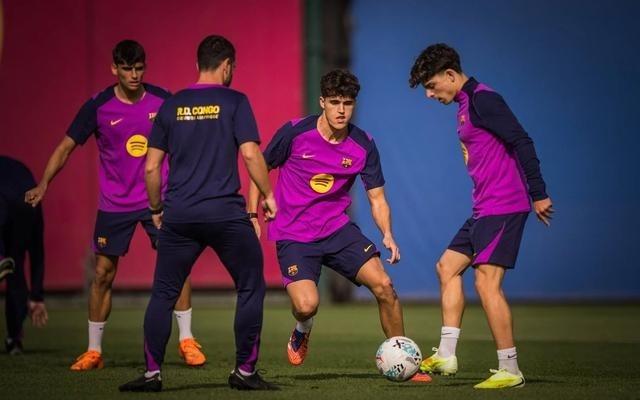 记者:库巴西、莱万、奥尔莫、亚马尔都能出战埃尔切