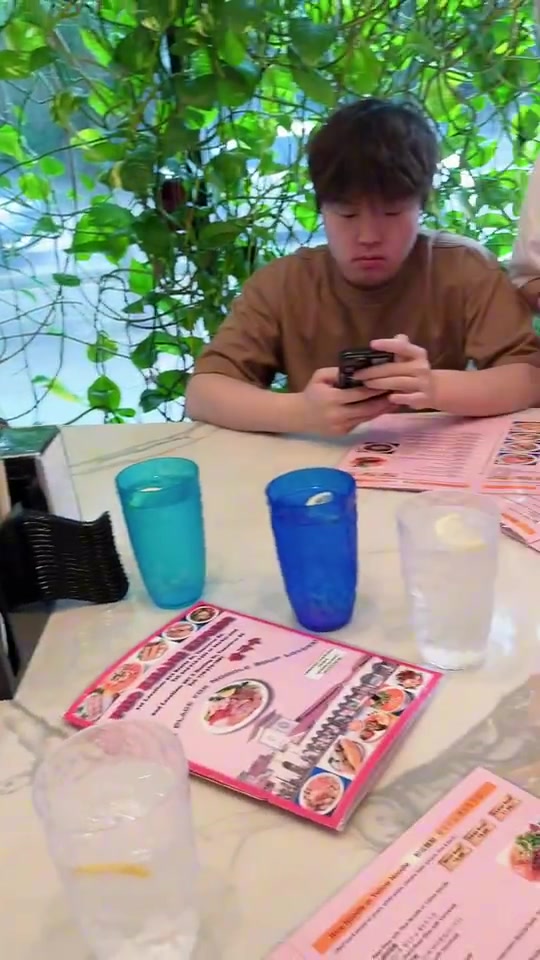 BLG分享选手MSI动态：下午训练结束，外出简单觅食一下