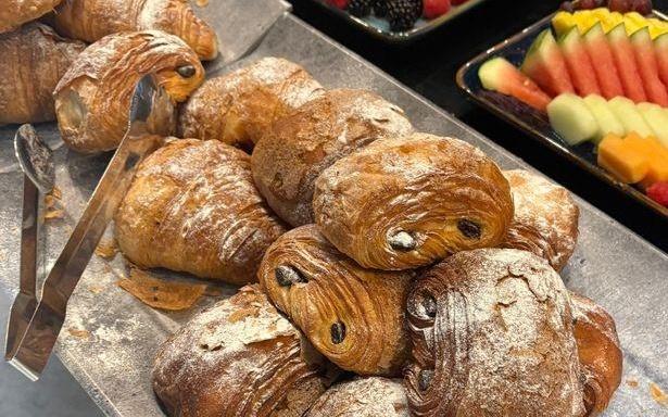 记者：热刺新球场在英国堪称顶级，曼联