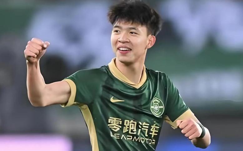 巨大牺牲！外媒：王钰栋收欧洲多队邀请，年薪降80%，仅能赚60万