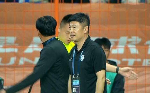 廖锦涛缺个替补张源自由身成香饽饽大连留下3外援保级没垫底队