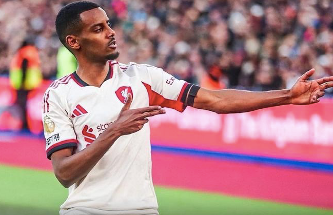 1.5亿双星同时爆发！牺牲1个萨拉赫，三连败后利物浦看到争冠希望