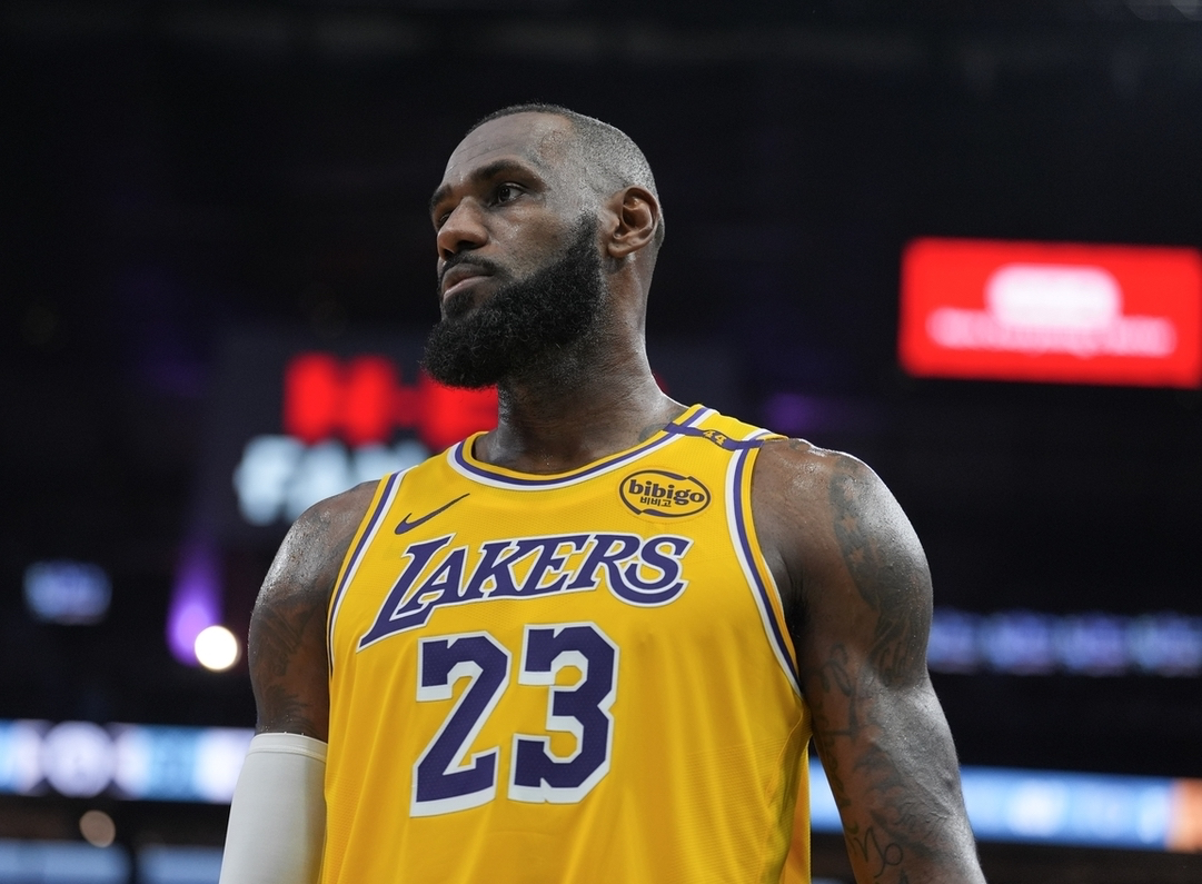 有哈登前队友曾诋毁詹姆斯!但再次被詹姆斯征服!