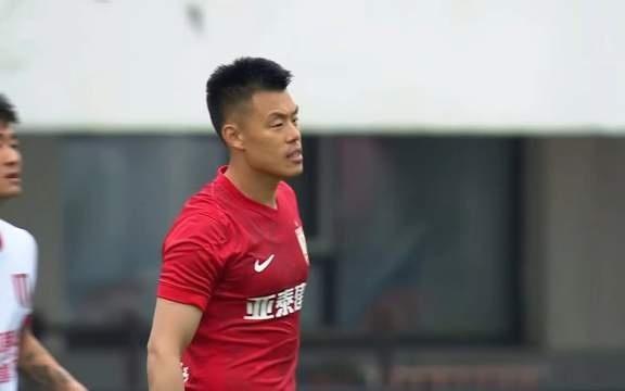 谭龙踢不了，亚泰6分保级战紧迫韩鹏争第二胜泰山进攻火力碾压