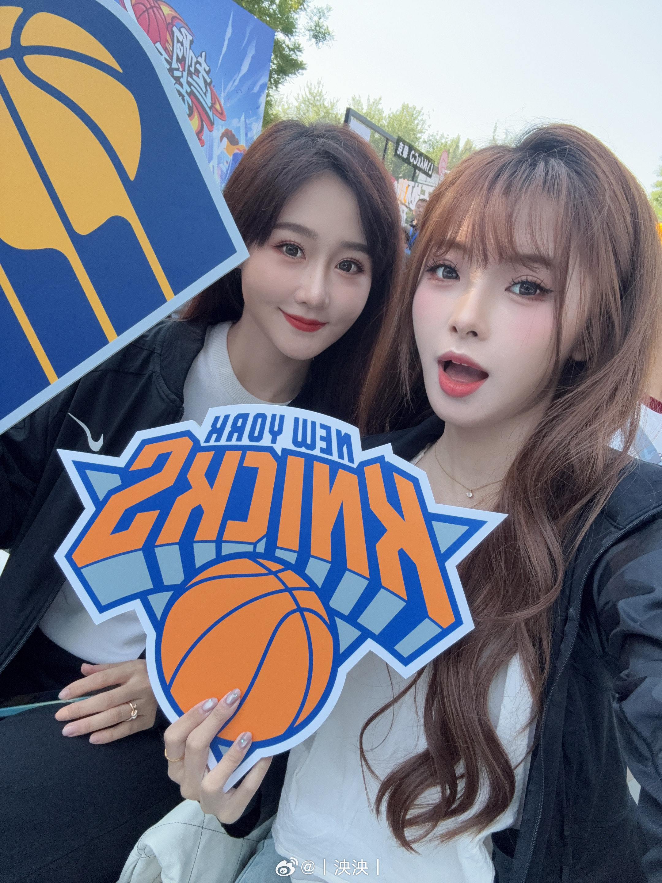 LPL女主持人泱泱分享工作照：唐斯今天你是棒棒唐！恭喜尼克斯
