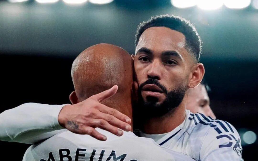 官方：曼联收获英超10月最佳教练+最佳球员阿莫林谈姆伯莫：他经历了很多磨难才走到今天