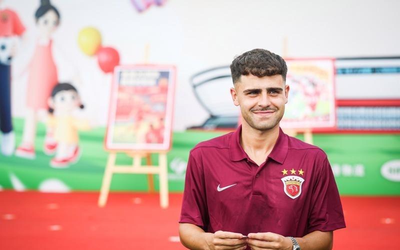 最多落后上海申花6分，不被人看好的上海海港队，靠啥完成夺冠惊天大逆转