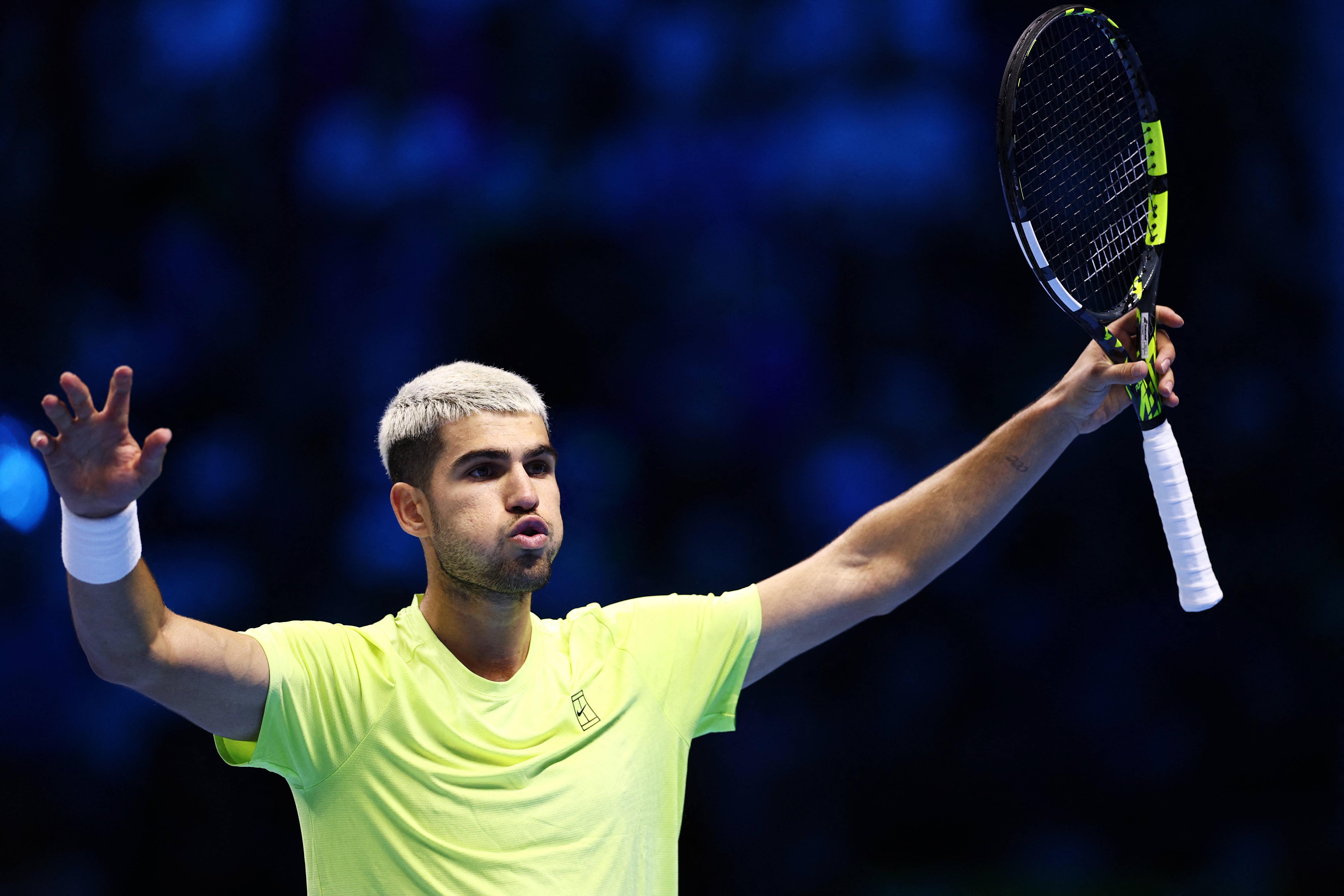 阿尔卡拉斯表演赛输TOP30球员引发争议,网友调侃是设计好的剧本