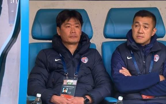 10，青岛海牛末轮打平即保级兰克尔泽