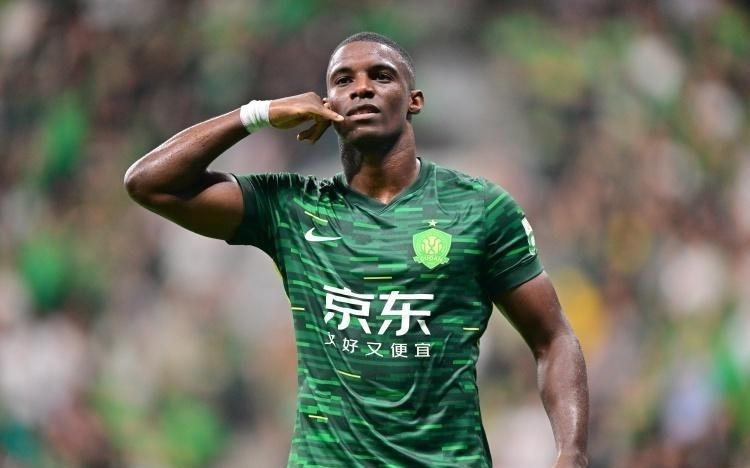 2025中超最佳射手！法比奥当选，30场轰28球，3场7球大逆转