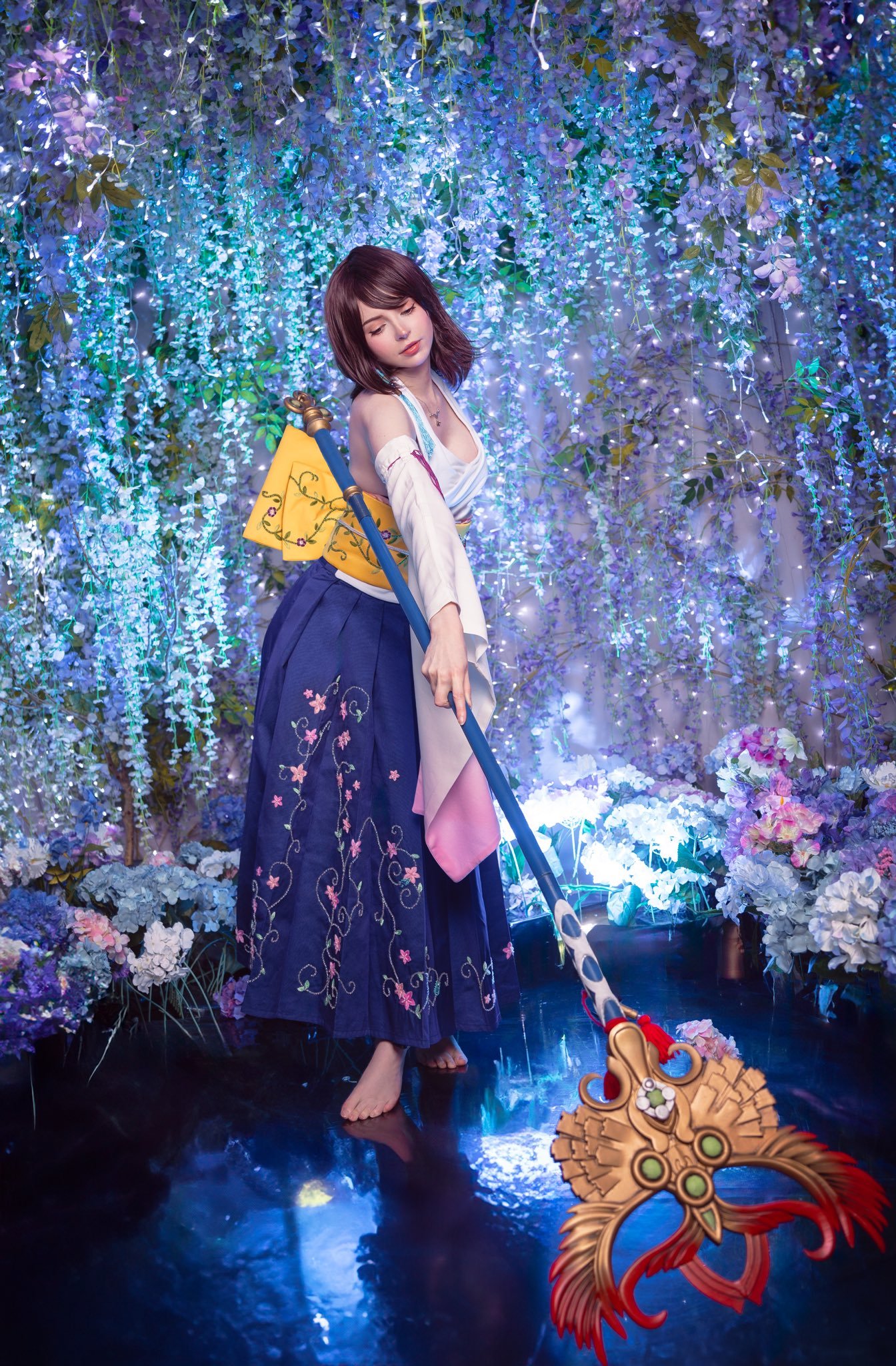 清纯甜美的邻家小妹艾什莉体模Cos尤娜大秀好身材！