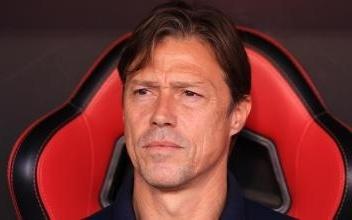 阿尔梅达：12轮联赛塞维拿了41张黄牌