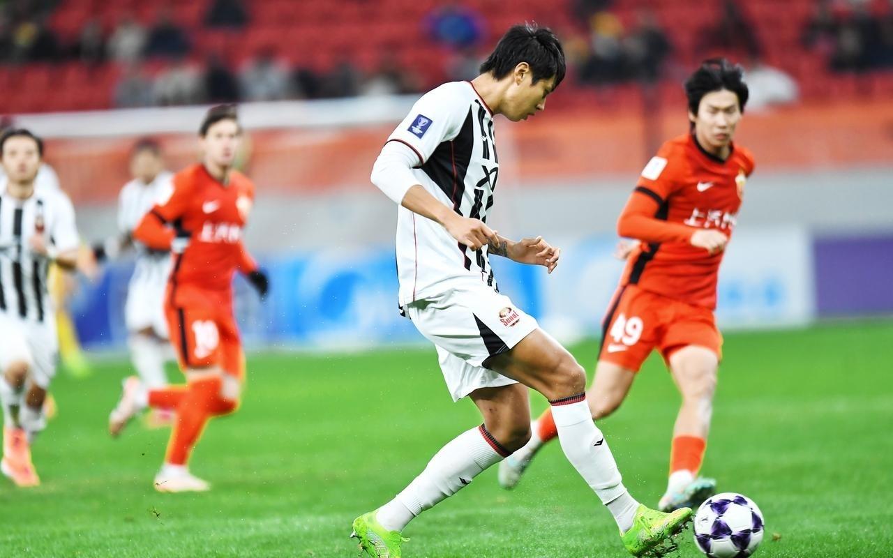 从被屠杀到欢庆,夺冠的光环能掩盖失利的羞耻球迷:装都不装了