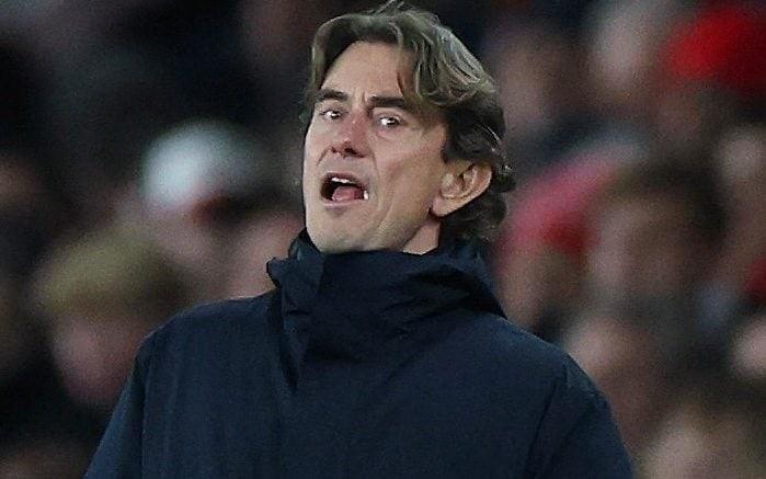 马特劳:弗兰克帅位暂无风险,但其频繁阵容调整引发高层担忧