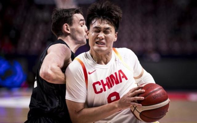 24+6助力中国男篮打进亚洲杯决赛，别装了，你就是CBA第一控卫