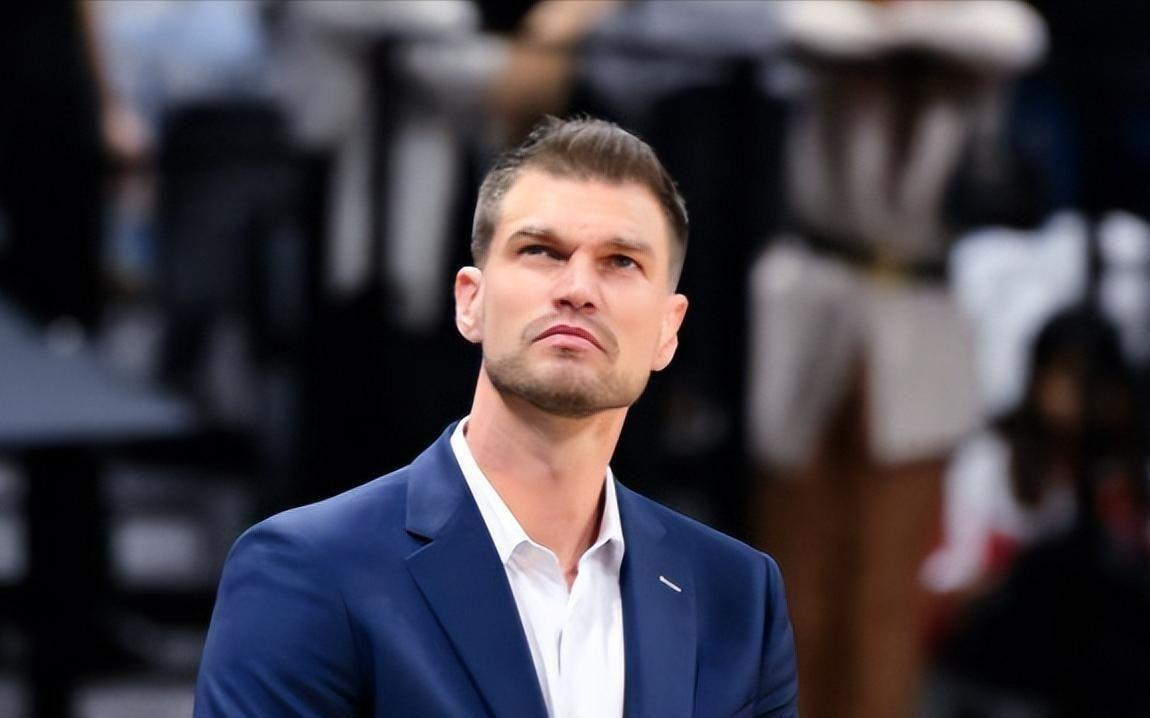 杨瀚森悬了!开拓者大帅启用第3中锋,5分钟9分比小杨5场得分都多