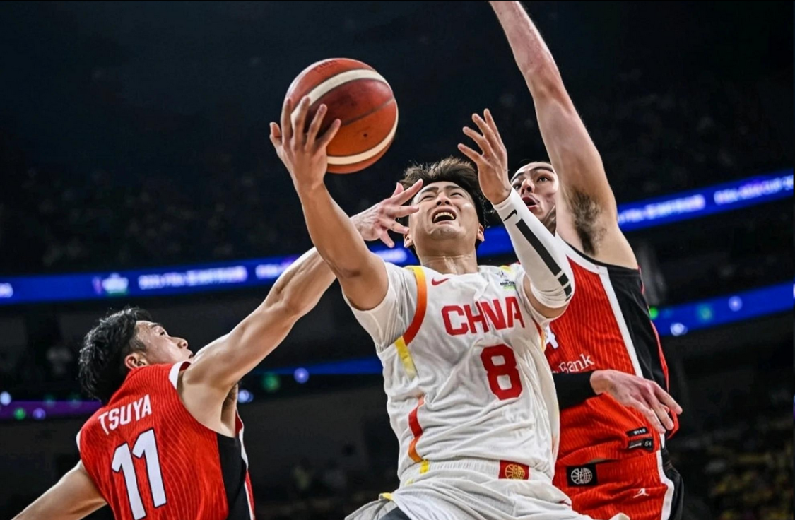 男篮后场有救了!CBA出品的后卫难堪大任,郭士强该给这2人机会了