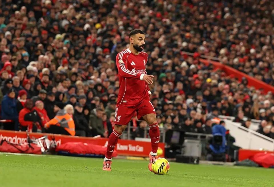 原地自爆!贵为红军队史第一人的萨拉赫也是个被渣叔宠坏的孩子