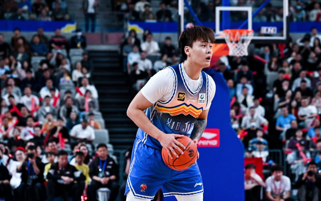 抛售赵睿+华莱士跑路+武断换掉路易斯金,昔日土豪队不想玩了