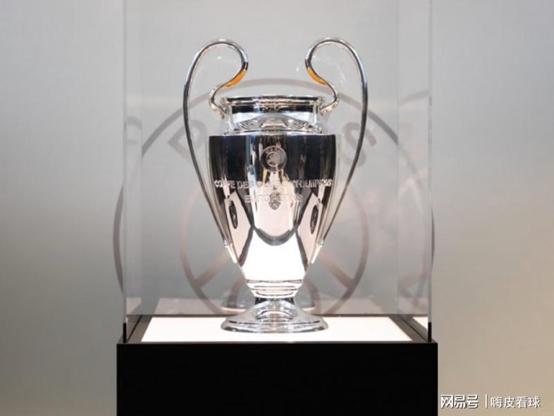 决赛预演！欧冠迎来榜首之争，巴黎运气