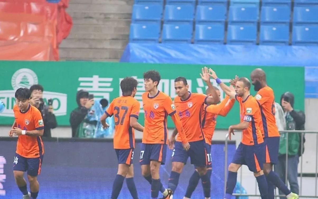 媒体人:今年中超争冠和保级都要搏命,亚冠是争冠球队的考验