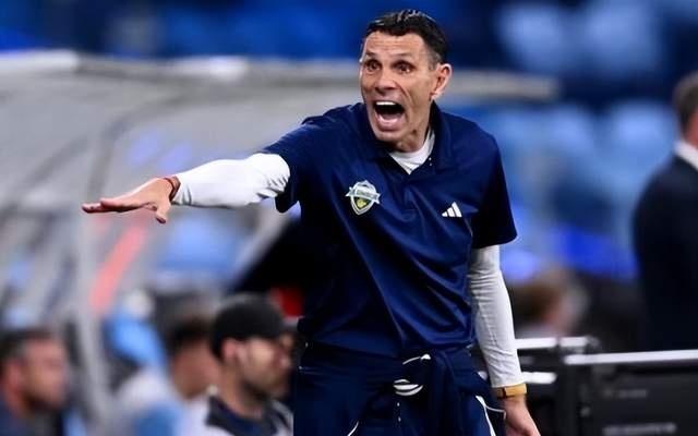 离开中国足球集体爆发：25年日韩联赛最佳教练全部出自中超！