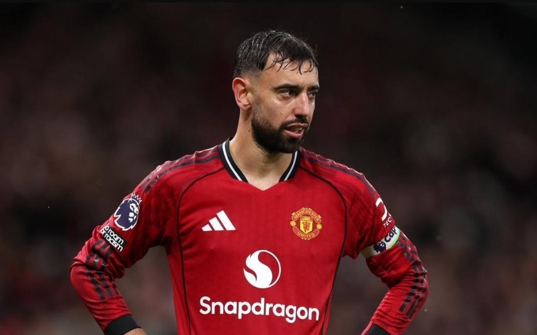 足坛一夜动态!拉齐奥复仇AC米兰晋级意杯八强,曼联错失复仇良机