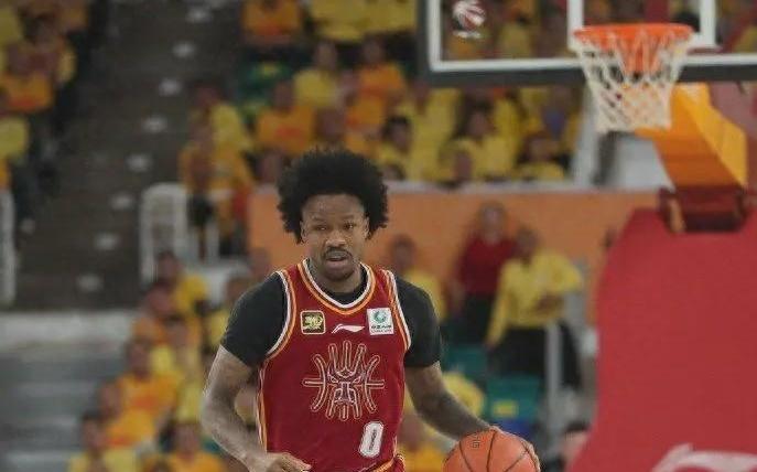 抵达上海!超级外援正式重返CBA,上赛季带队淘汰广东