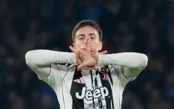 未满21岁意甲赛季至少前15场打进5球,伊尔迪兹比肩皮耶罗