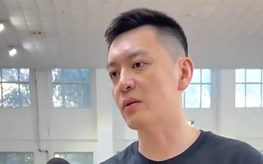 杨鸣宣布周俊成退役！生涯投篮效率拉