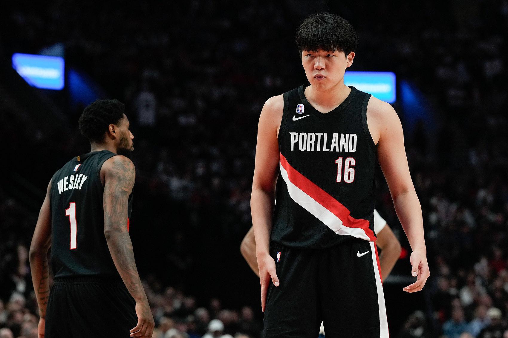 杨瀚森NBA场均1.8分,中国男篮众名宿给出建议,王治郅说的真好