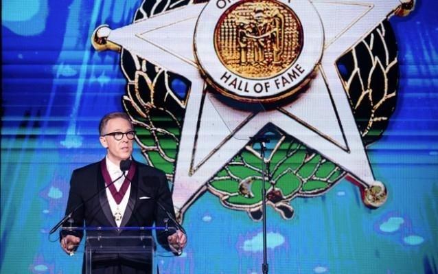 雷霆官方：普雷斯蒂入选俄克拉荷马州名人堂，为该州最高荣誉