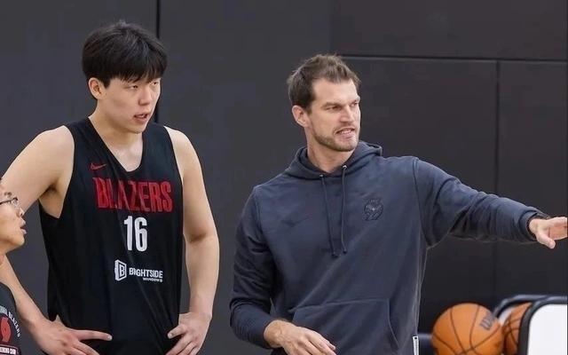 开拓者名记评价杨瀚森宵夜门:可以说他菜,但不能质疑其态度