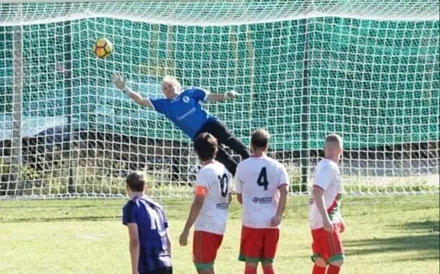 82岁门将博兰加复出首秀失五球后被换下,球队遭010惨败