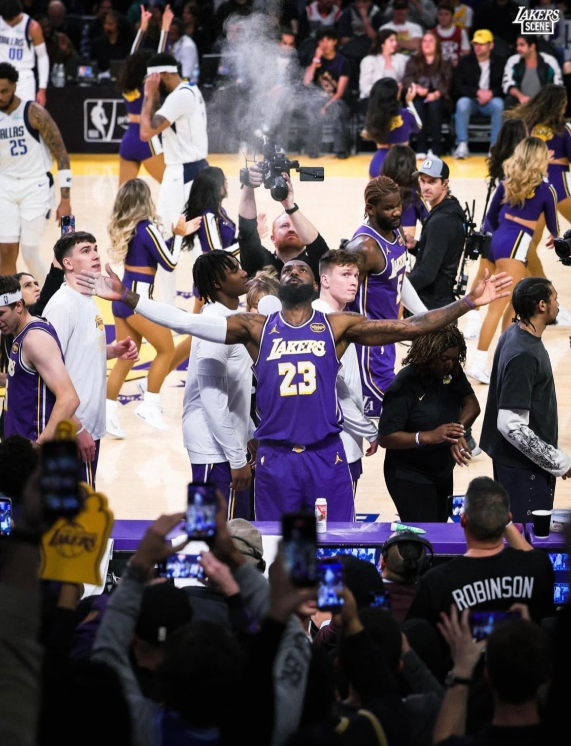 詹姆斯复出后，湖人胜率百分百！西部第二、杯赛小组出线！