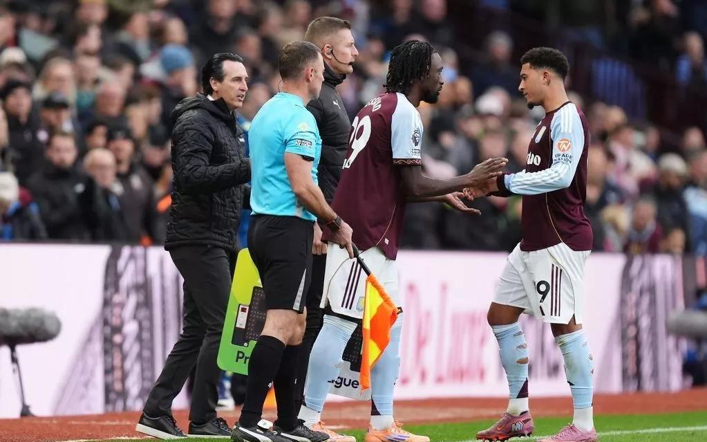 桑乔替补登场又被换下,埃梅里:这不是惩罚,而是战术决定