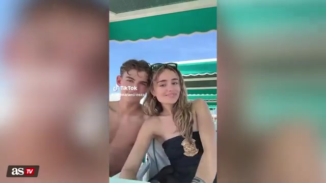 伯纳乌见皇马预计回购尼科帕斯，近期球员和女友甜蜜度假