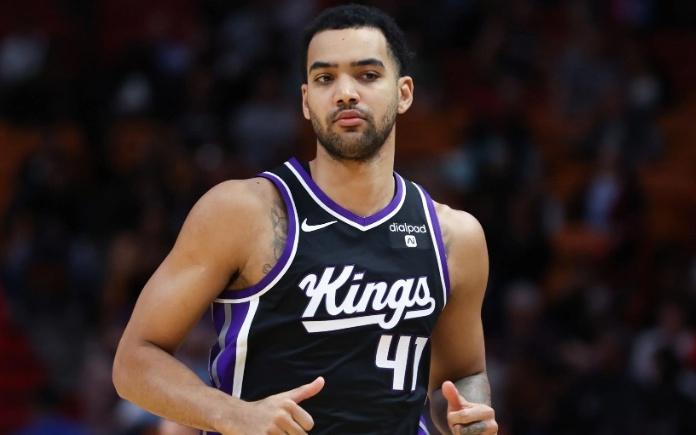 1年320万美元！十年NBA老兵莱尔斯签