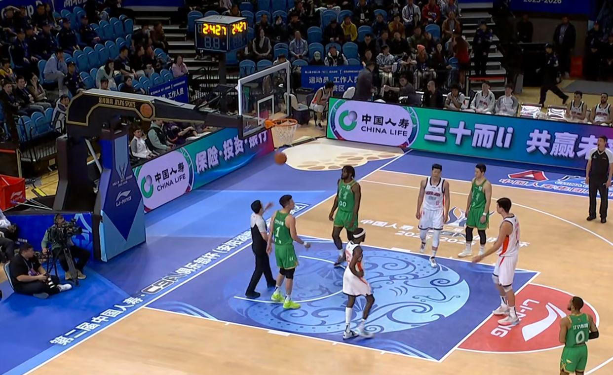 拒绝加盟广东队CBA强力中锋“不满”杜锋,36+15打成本土得分王