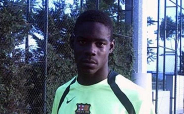 巴洛特利盛赞亚马尔,自曝曾在巴萨青训效力一个月